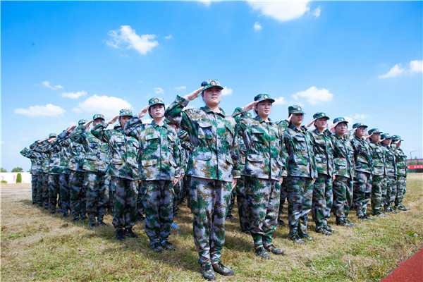 軍事體驗(yàn)